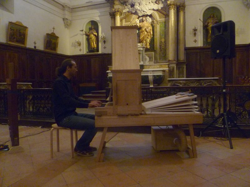 Baptiste Genniaux dans son évocatoin illustrée de l'histoire de l'orgue  - Photo Classictoulouse -