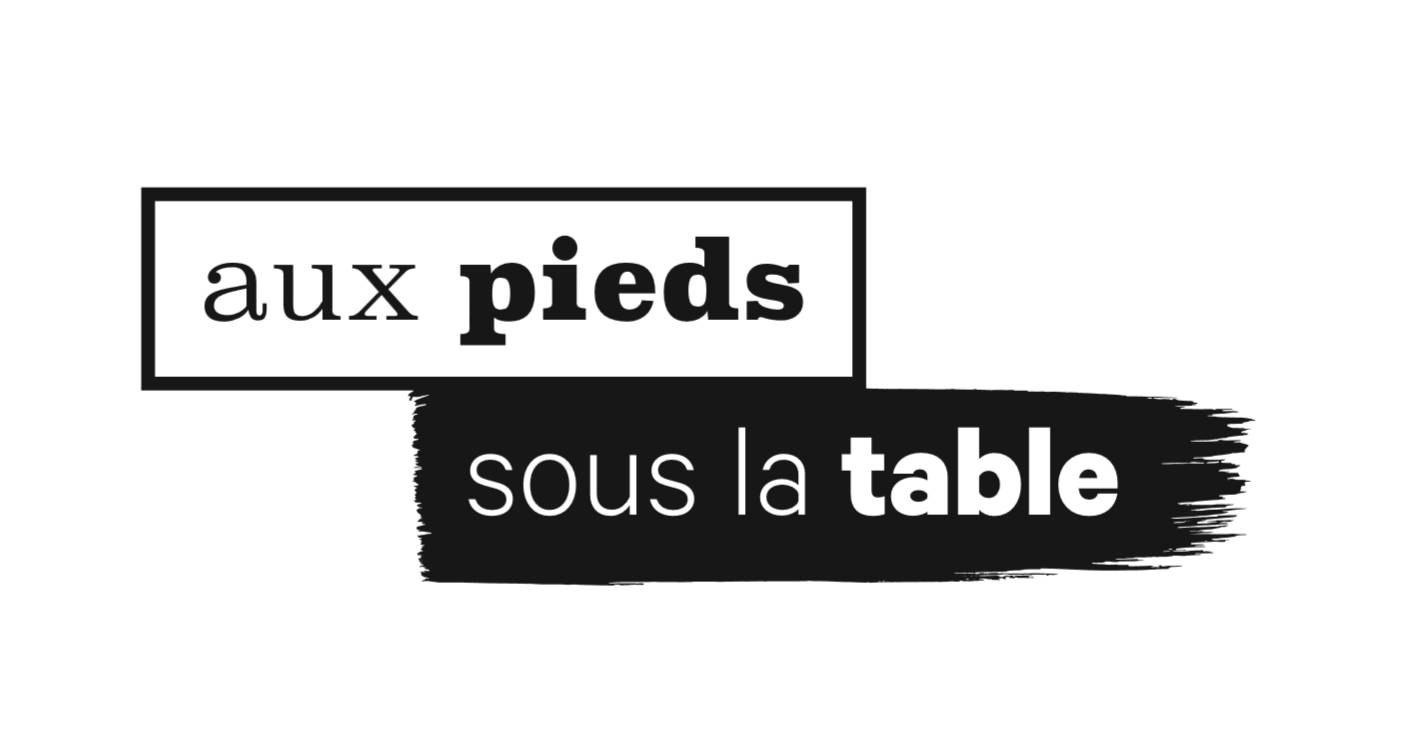 Aux Pieds Sous La Table Logo