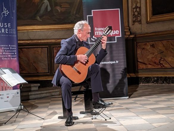 Le Guitariste Argentin Roberto Aussel