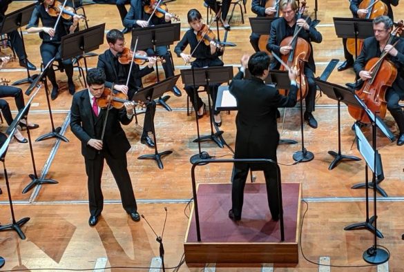 Michael Barenboim Et Le Chef D'orchestre Lio Kuokman