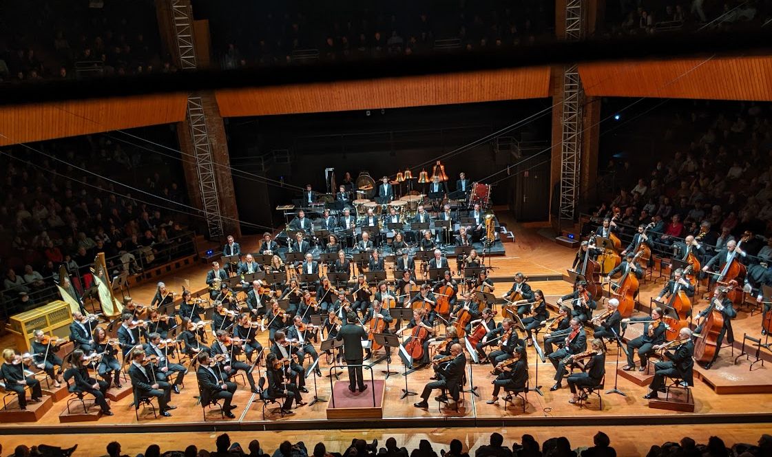 Le vaste effectif de l'Orchestre national du Capitole sous la direction de Robert Trevino - Photo Classictoulouse -