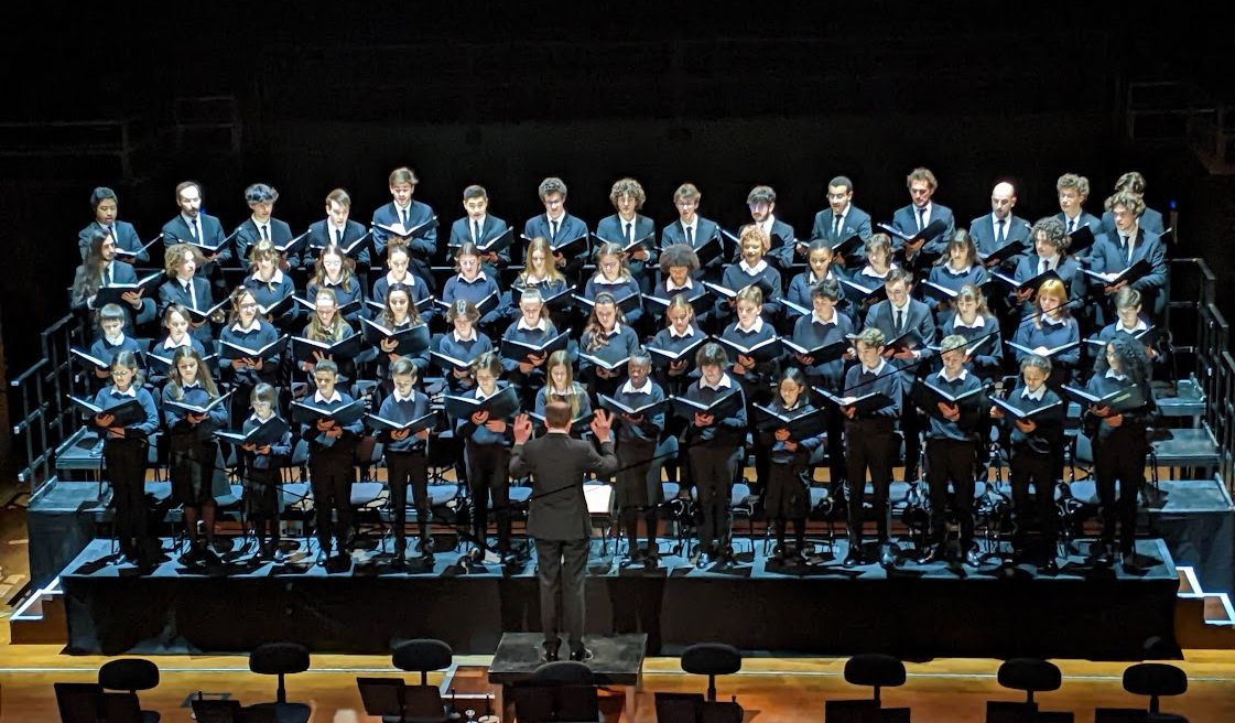 Les jeunes chanteurs de la Maîtrise de Toulouse dirigés par Mark Opstad - Photo Classictoulouse -