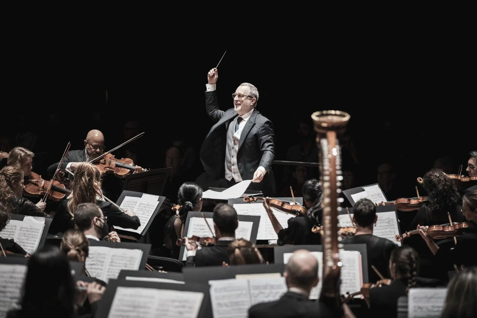 Josep Pons à la tête de l’Orchestre national du Capitole – Photo Romain Alcaraz –