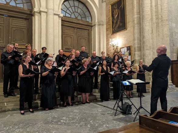 Le Choeur De L’Académie Des Éléments Dirigé Par Joël Suhubiette