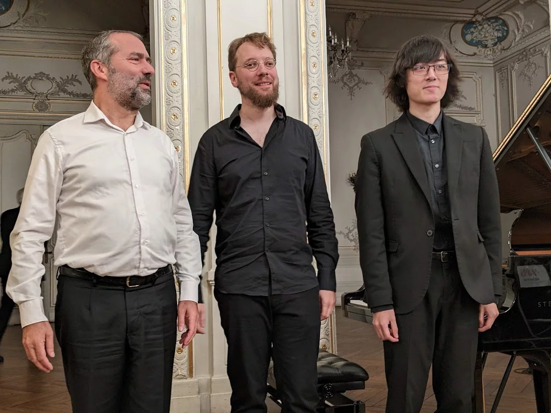Les trois pianistes du concert : Ariel Sirat, François Schwarzentruber, Louis Ge – Photo Classictoulouse –