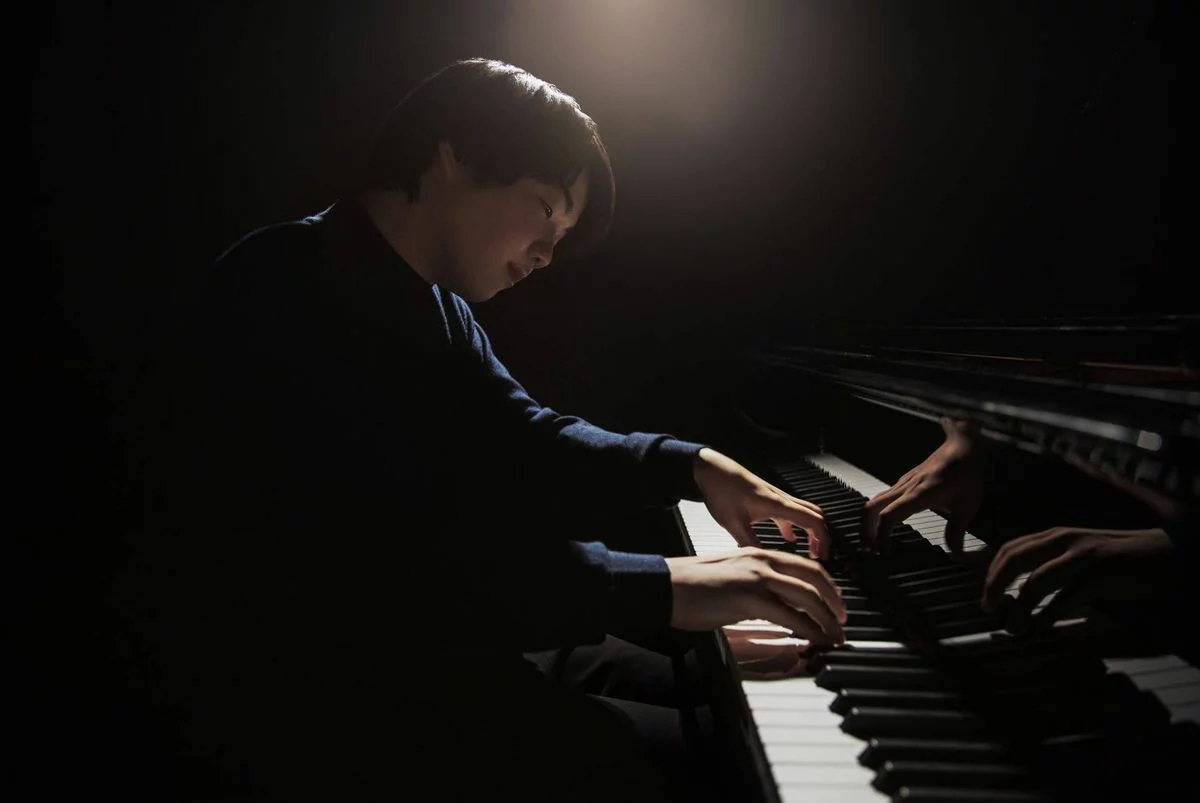 Le jeune pianiste japonais Mao Fujita – Photo Dovile Sermokas –