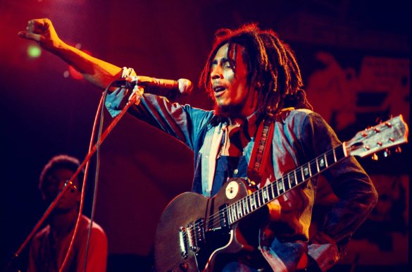 Bob Live Colour Arm Up Get Up Stand Up 2 High