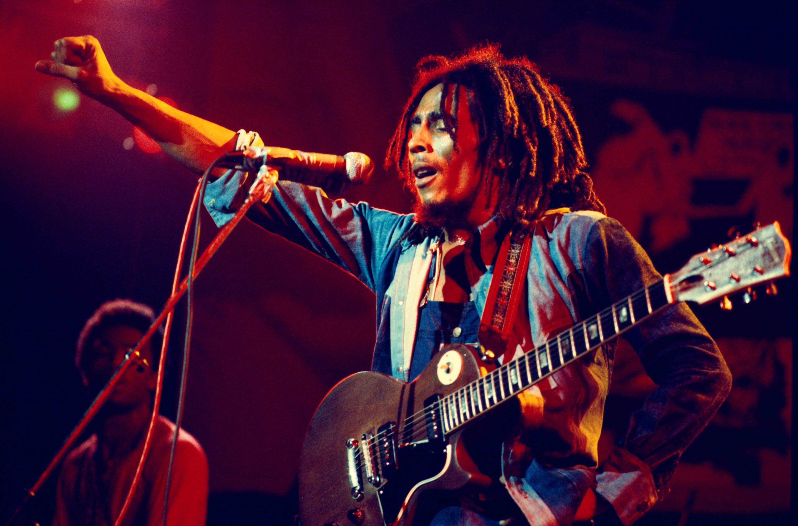 Bob Live Colour Arm Up Get Up Stand Up 2 High