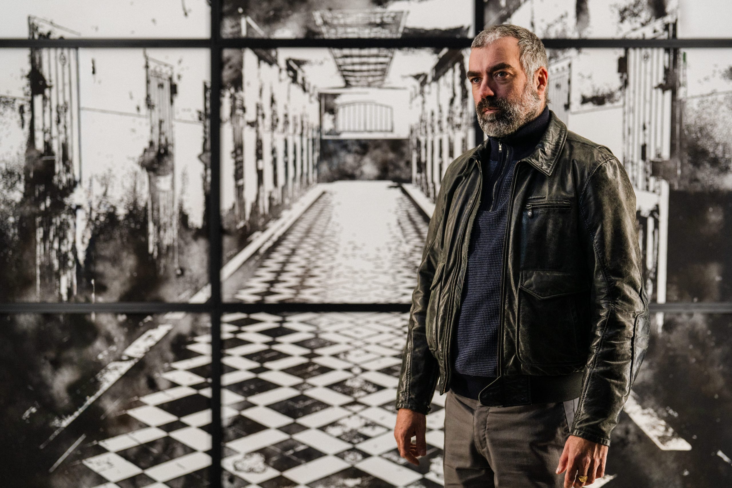 Nicolas Daubanes dans l'une de ses dernières expositions ©Anthony Francin