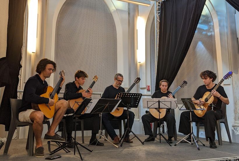 Toulouse Guitare 4