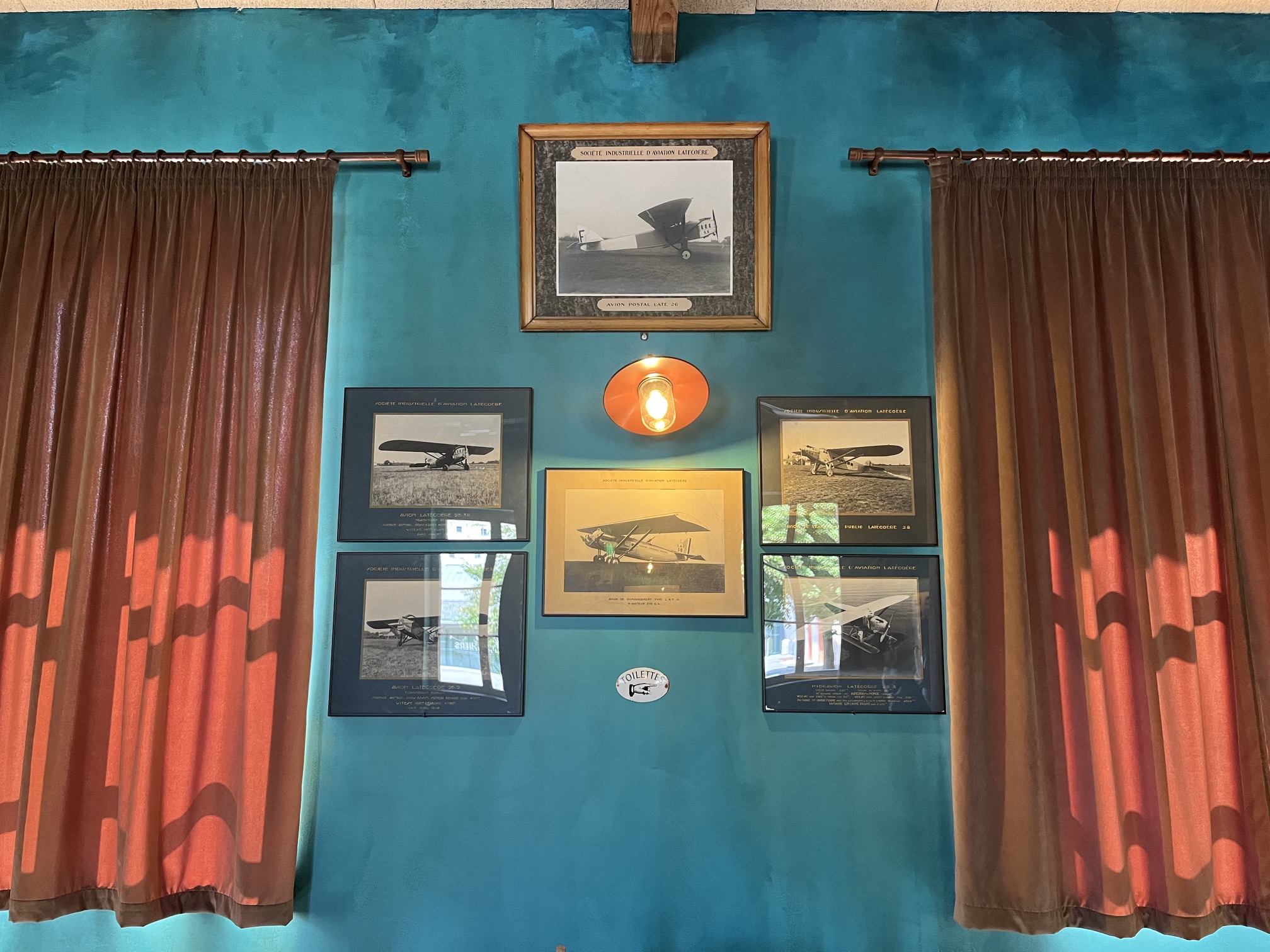Café Des Pionniers