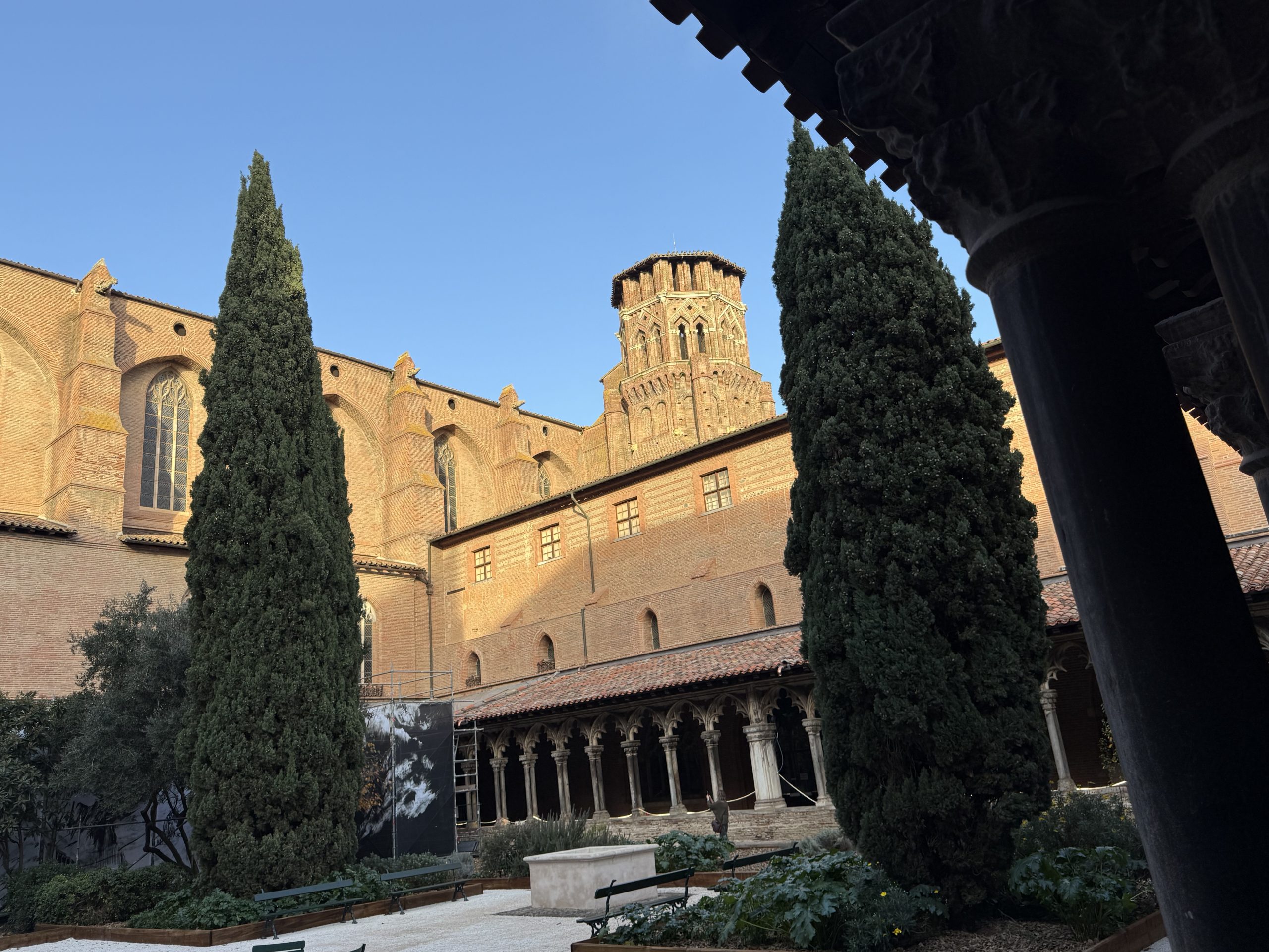 Grand Cloître Et Clocher Du Musée Des Augustins