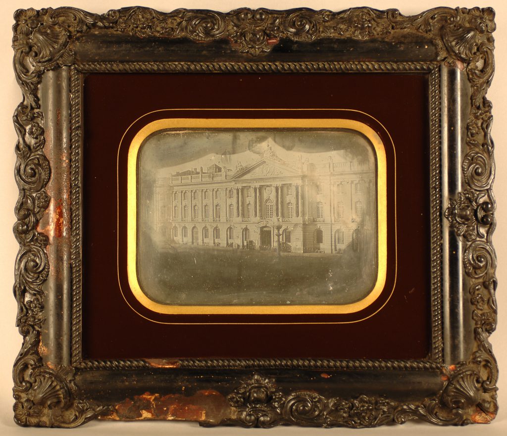 A Bianchi La Façade Du Capitole